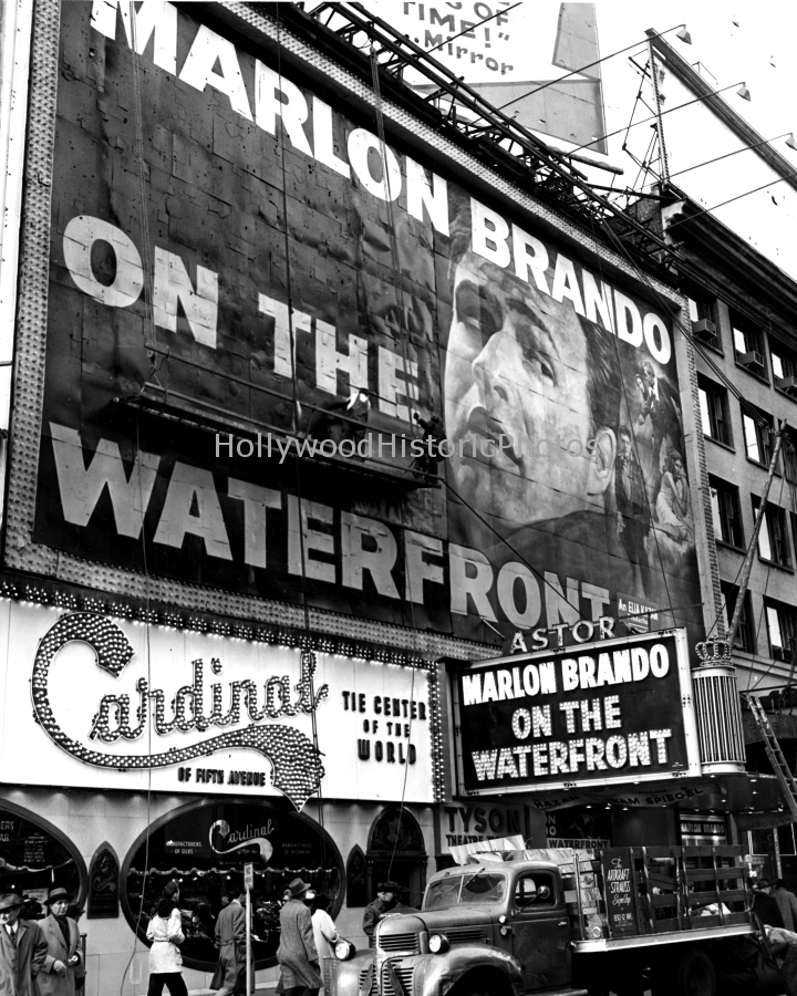 Astor Theatre N.Y.C. 1954 On The Waterfront starring Marlon Brando wm.jpg